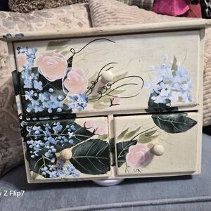 Floral Hand Painted Wooden Vintage Tissue Holder